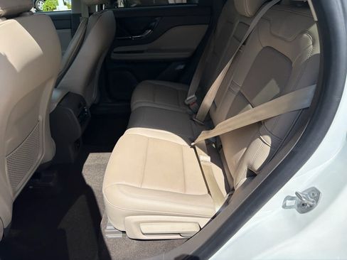 Used 2022 Lincoln Corsair AWD w/ Premium Package image 13