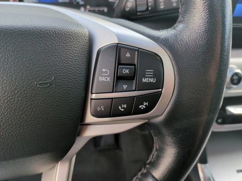 Used 2022 Ford Explorer XLT w/ Equipment Group 202A AWD/4WD image 17