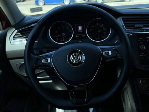 Used 2019 Volkswagen Tiguan SE AWD/4WD image 39