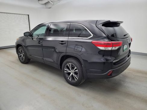 Used 2019 Toyota Highlander LE AWD/4WD image 3
