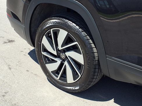Used 2025 Volkswagen Atlas SE FWD image 26