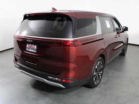 Used 2022 Kia Carnival EX FWD image 3