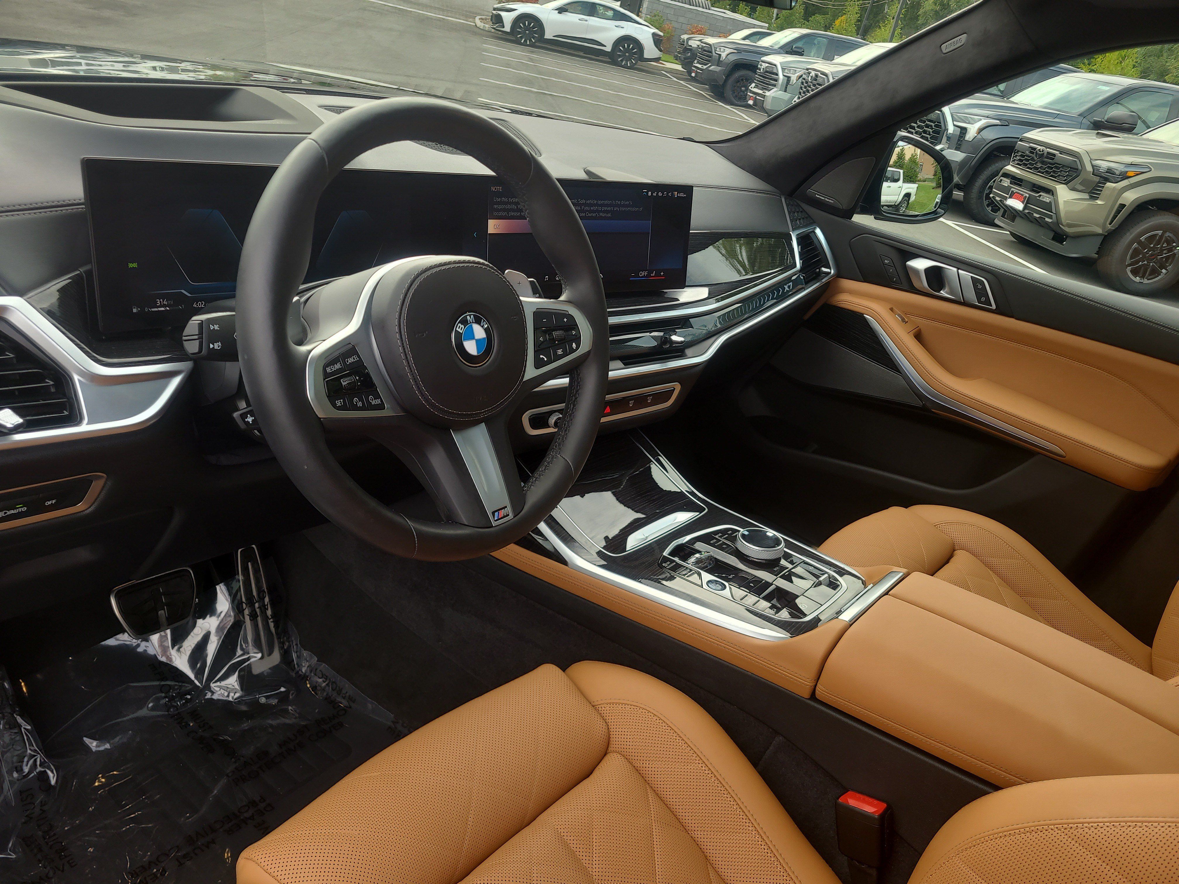 Used 2025 BMW X7 xDrive40i w/ M Sport Package AWD/4WD image 15