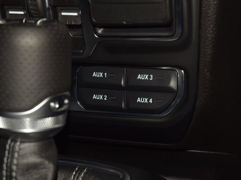 Used 2026 Jeep Gladiator Mojave AWD/4WD image 34