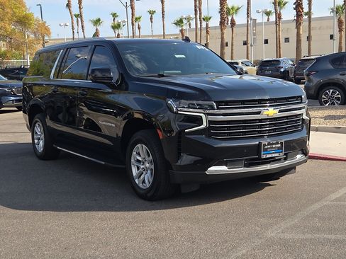 Used 2024 Chevrolet Suburban LT AWD/4WD image 7