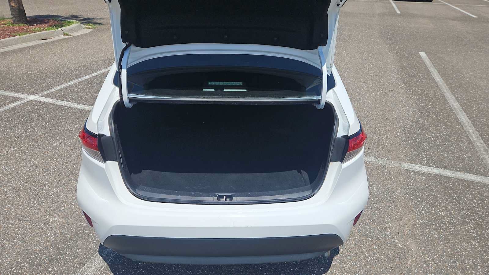 Used 2023 Toyota Corolla LE FWD image 20