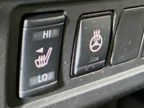 Used 2023 Nissan Frontier SV RWD image 24