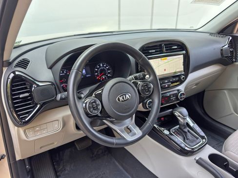 Used 2020 Kia Soul EX FWD image 12