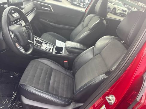 Used 2023 Mitsubishi Outlander SE image 19