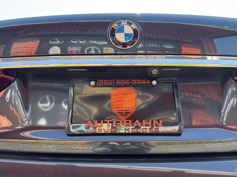 Used 2019 BMW 740i w/ M Sport Package RWD image 9