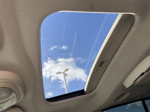 Used 2006 GMC Envoy XL Denali image 24