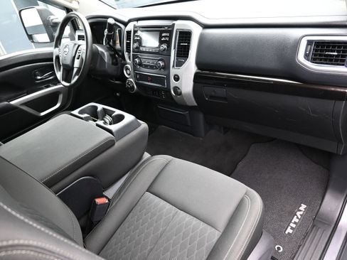 Used 2017 Nissan Titan SV AWD/4WD image 31