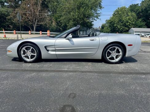Used 2001 Chevrolet Corvette Convertible w/ Preferred Equipment Group2 RWD image 3