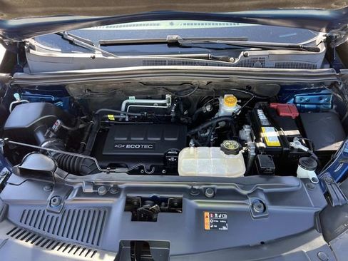 Used 2020 Chevrolet Trax LT w/ LT Convenience Package image 10