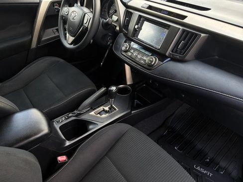 Used 2014 Toyota RAV4 XLE FWD image 17