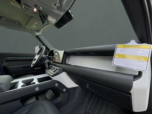 New 2025 Land Rover Defender 90 S image 21