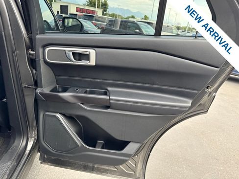 Used 2020 Ford Explorer XLT w/ Equipment Group 202A AWD/4WD image 13