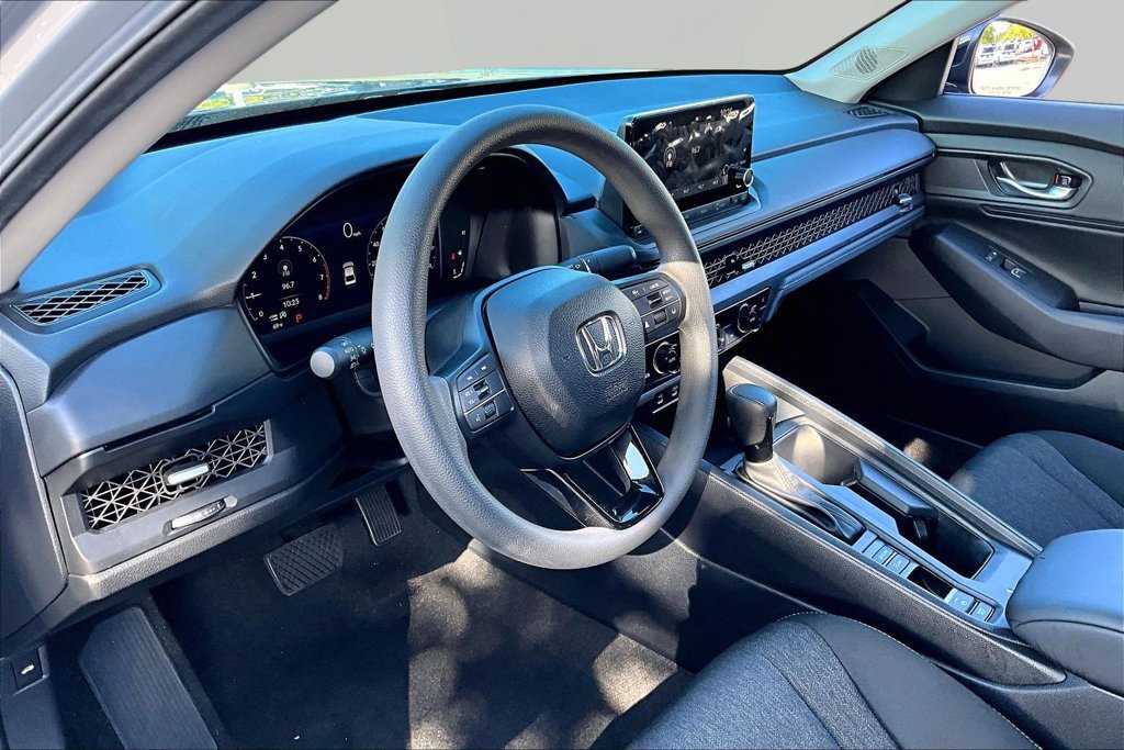 Used 2025 Honda Accord SE image 14