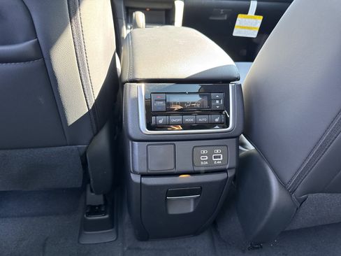New 2026 Subaru Ascent Limited image 15