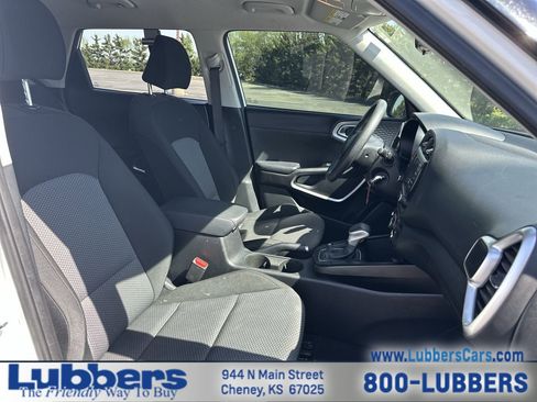 Used 2023 Kia Soul LX FWD image 21