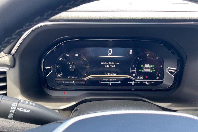 Used 2024 GMC Yukon Denali w/ LPO, Floor Liner Package AWD/4WD image 21
