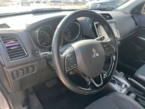 Used 2025 Mitsubishi Outlander Sport SE AWD/4WD image 15