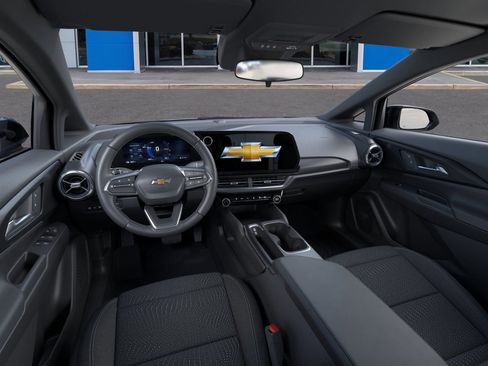 New 2026 Chevrolet Equinox EV LT image 39