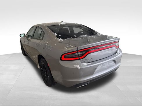 Used 2016 Dodge Charger SXT w/ Driver Confidence Group image 3