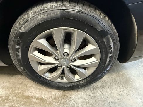 Used 2021 Kia Sedona LX image 10