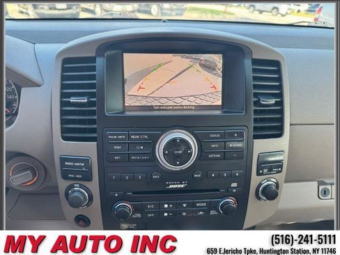 Used 2011 Nissan Pathfinder Silver AWD/4WD image 15