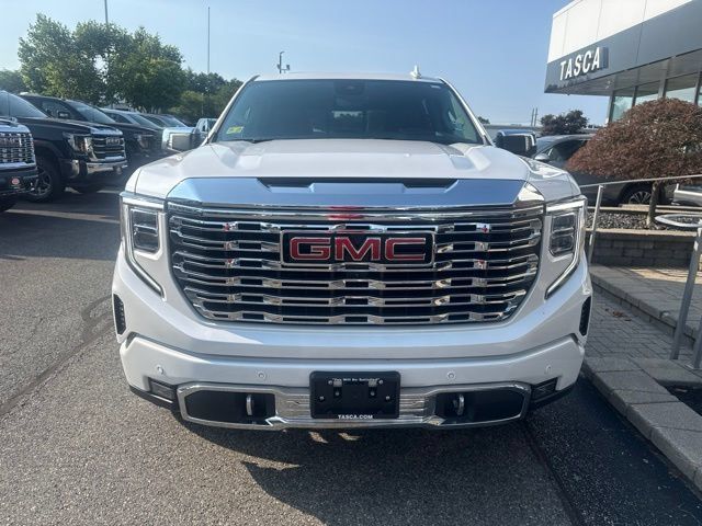 Used 2024 GMC Sierra 1500 Denali w/ Denali Reserve Package AWD/4WD image 2