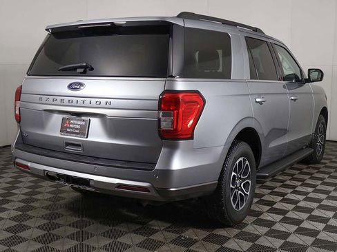 Used 2024 Ford Expedition XLT image 12