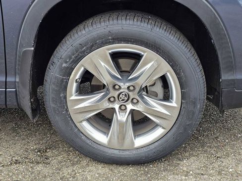 Used 2018 Toyota Highlander Limited image 9