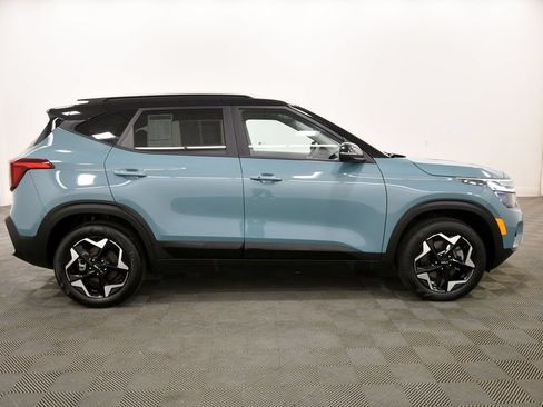 Certified 2025 Kia Seltos S AWD/4WD image 9