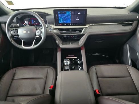 Certified 2025 Ford Explorer Platinum w/ LUX Leather Package image 21