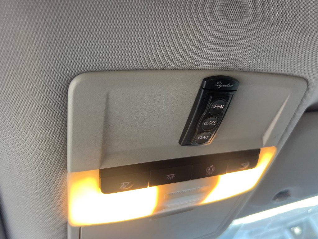 Used 2020 Nissan Sentra SR w/ Trunk Package FWD image 29