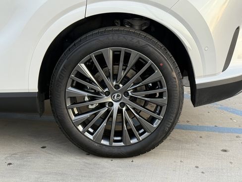 New 2026 Lexus RX 350 RX 350h Luxury image 15