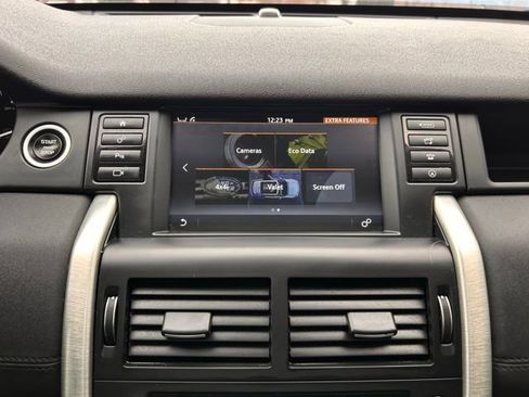 Used 2018 Land Rover Discovery Sport HSE image 17