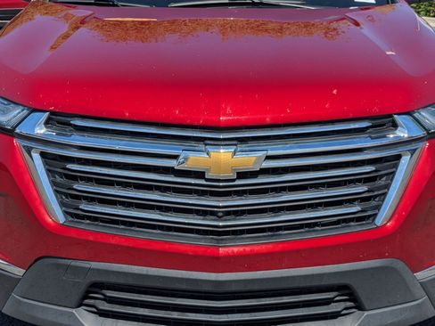 Certified 2022 Chevrolet Traverse LT w/ LT Premium Package AWD/4WD image 10