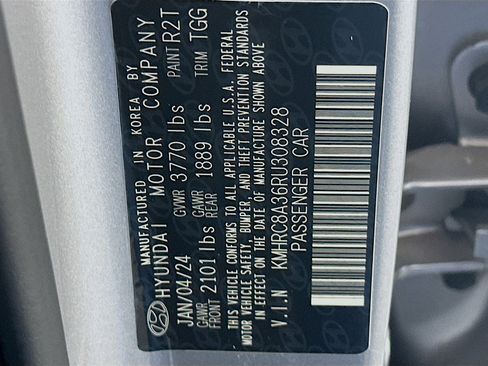 Used 2024 Hyundai Venue SEL image 12