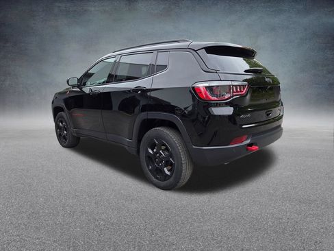 Used 2023 Jeep Compass Trailhawk w/ Trailhawk Convenience Group AWD/4WD image 6