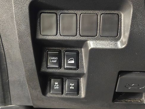 Used 2024 Nissan Frontier PRO-4X w/ Off-Road Protection Package AWD/4WD image 10