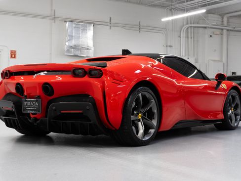 Used 2022 Ferrari SF90 Stradale AWD/4WD image 18