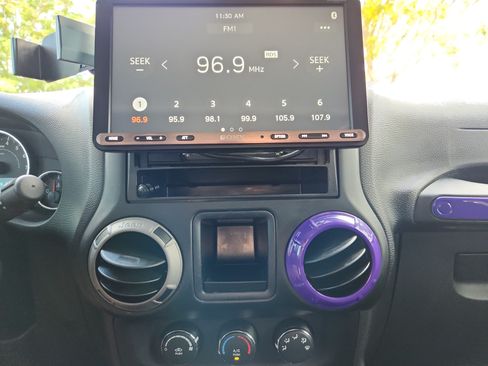 Used 2015 Jeep Wrangler Unlimited Sport w/ Connectivity Group AWD/4WD image 22