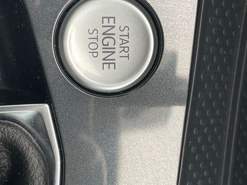 Used 2022 Volkswagen Tiguan SE R-Line image 33