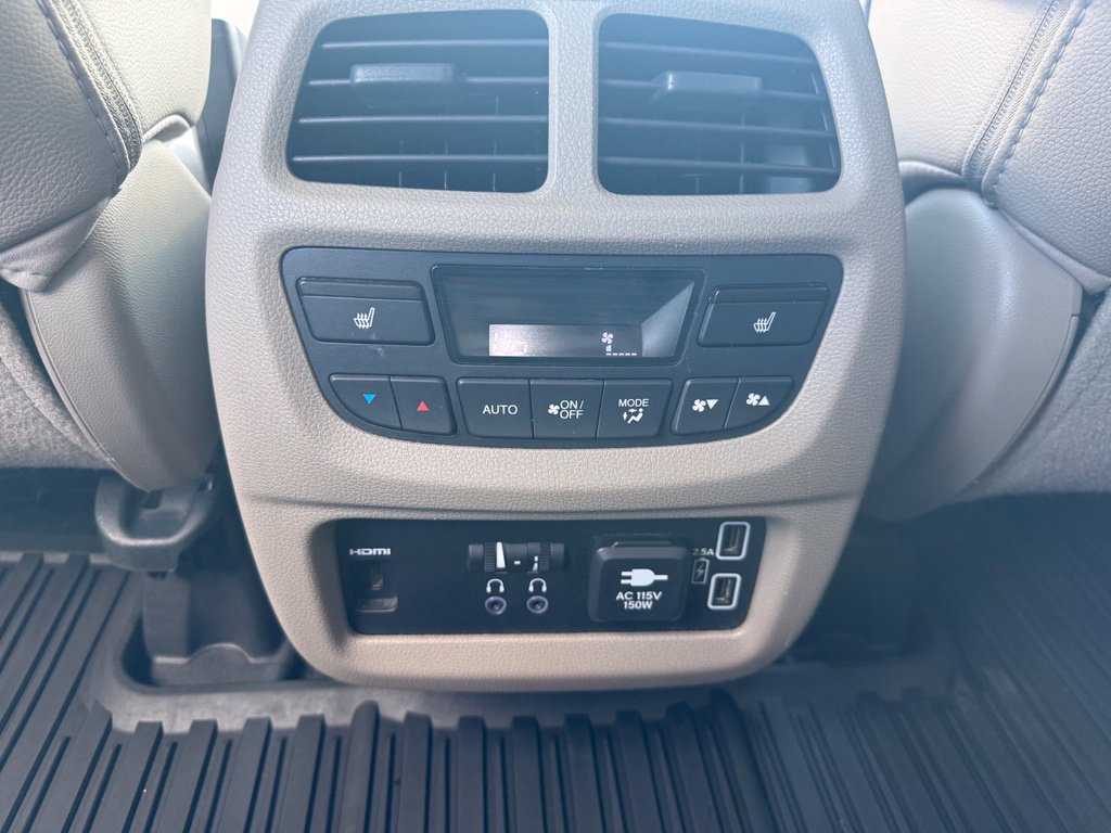 Used 2019 Honda Pilot Touring image 16