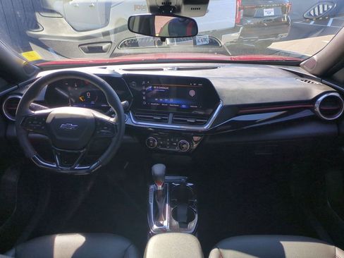 Used 2025 Chevrolet Trax RS w/ Driver Confidence Package image 24