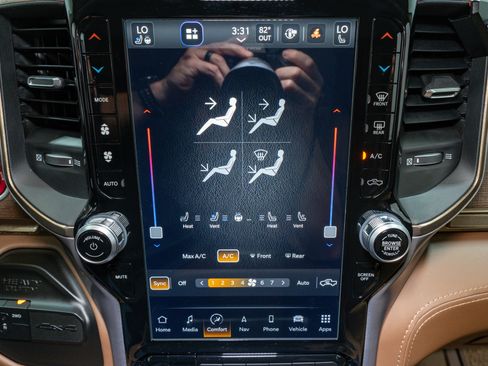 Used 2023 RAM 3500 Limited image 23