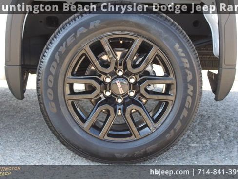 Used 2022 GMC Sierra 1500 Elevation image 8