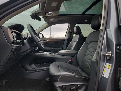 Used 2024 Volkswagen Atlas SE image 13